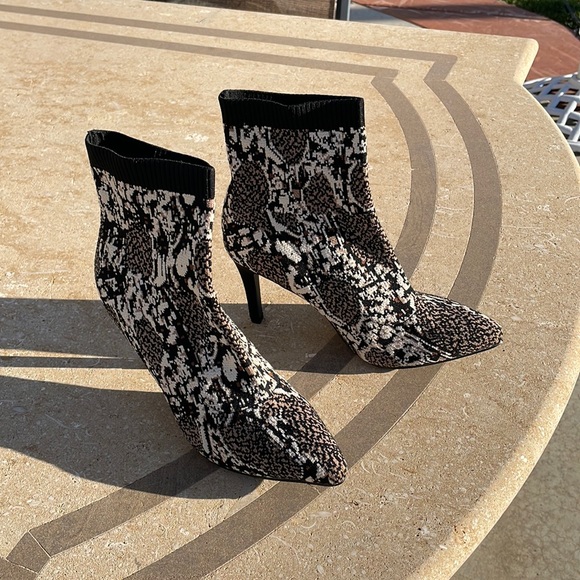 MIA Shoes - Mia Sweater Look Booties NWT